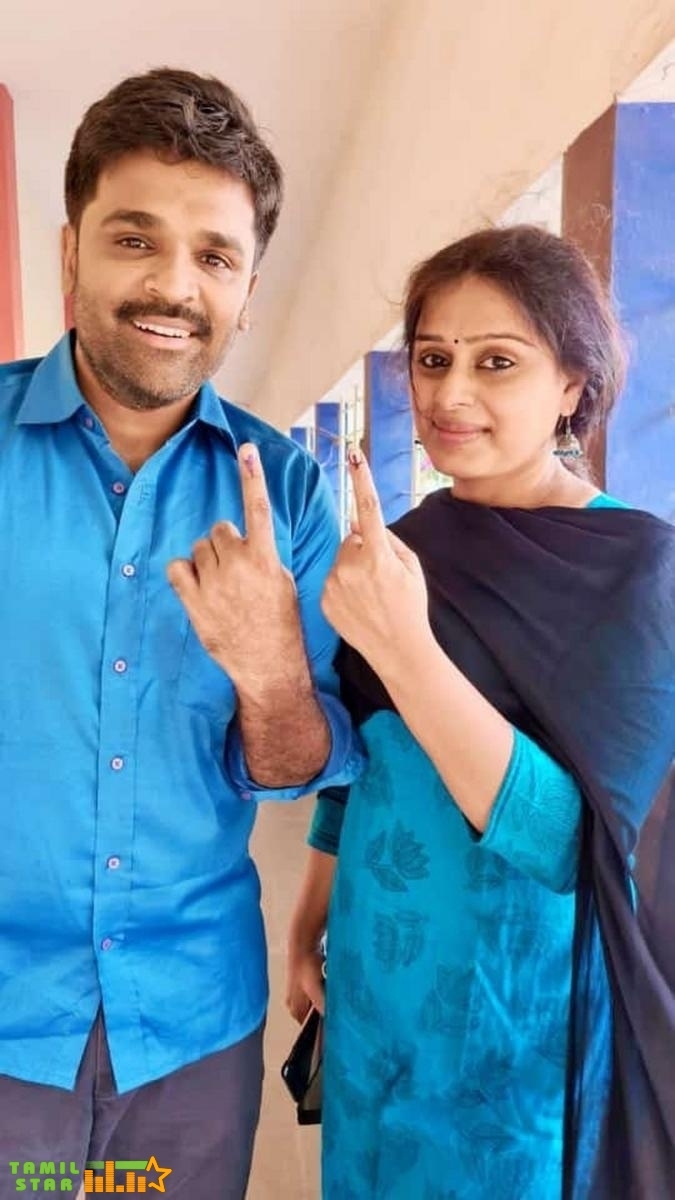 Celebrities casting vote in TN Elections 2021 (142)