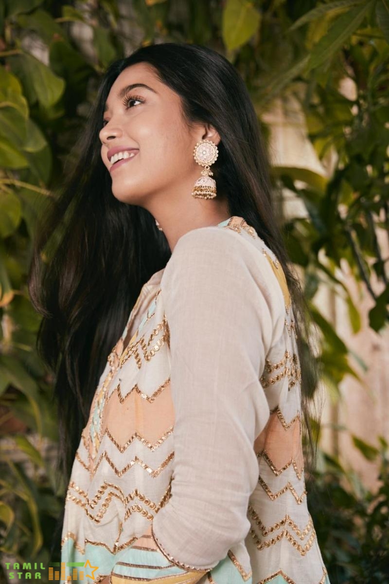 Digangana Suryavanshi (1)