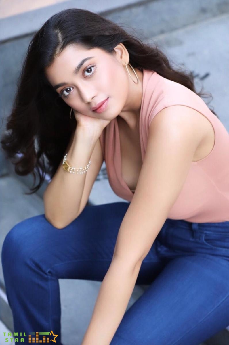 Digangana Suryavanshi (8)