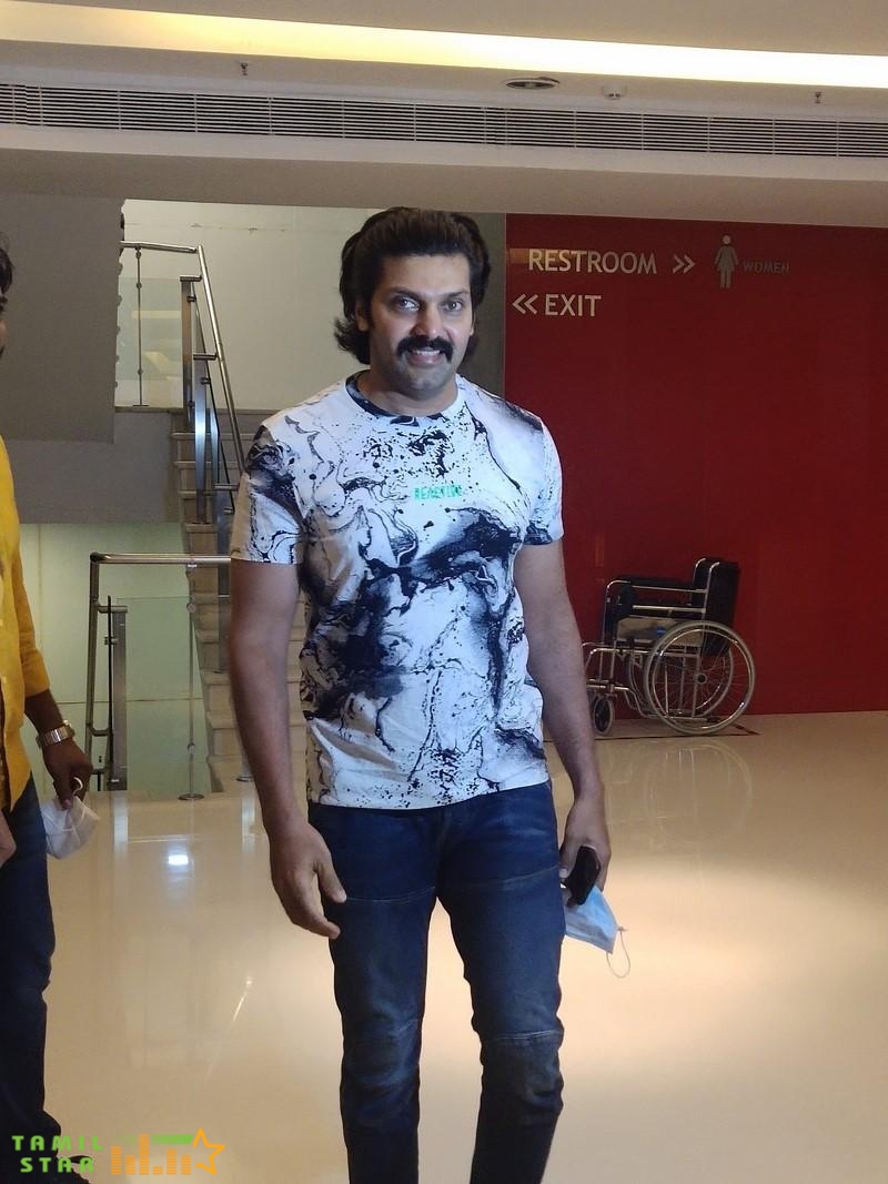 Dikkiloona-Movie-Premiere-Show-Stills-3