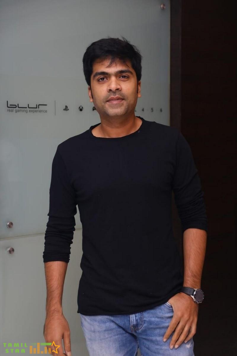 Dikkiloona-Movie-Premiere-Show-Stills-4