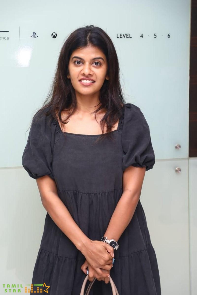 Dikkiloona-Movie-Premiere-Show-Stills-8