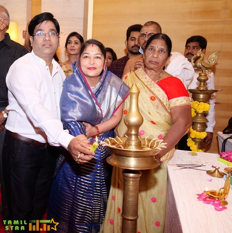 GOLMAAL-Movie-Pooja-Event-Stills-60