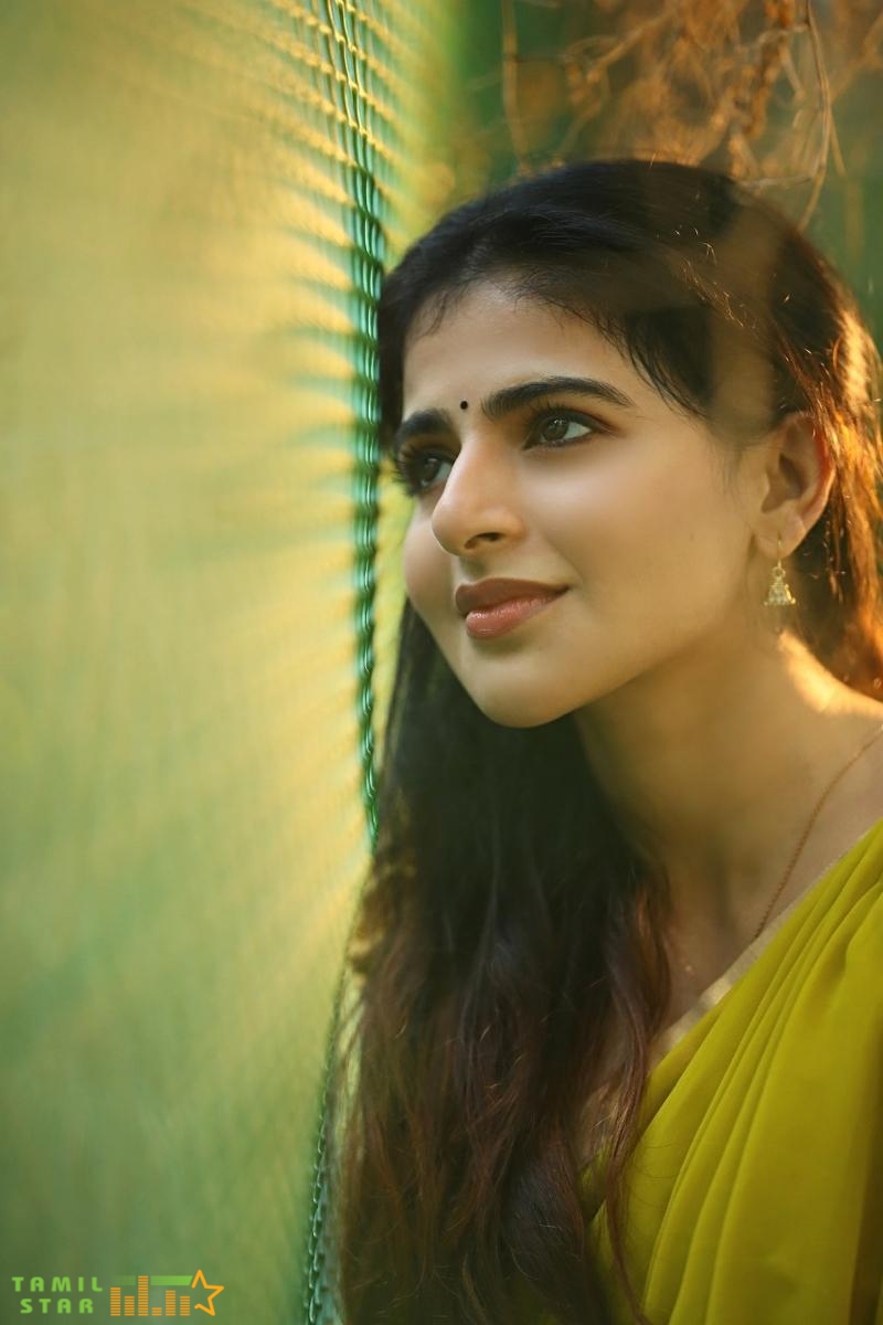Gorgeous Iswarya Menon (2)