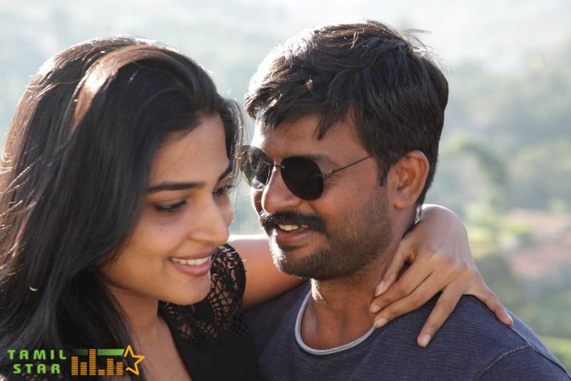 Meendum Movie Stills (4)