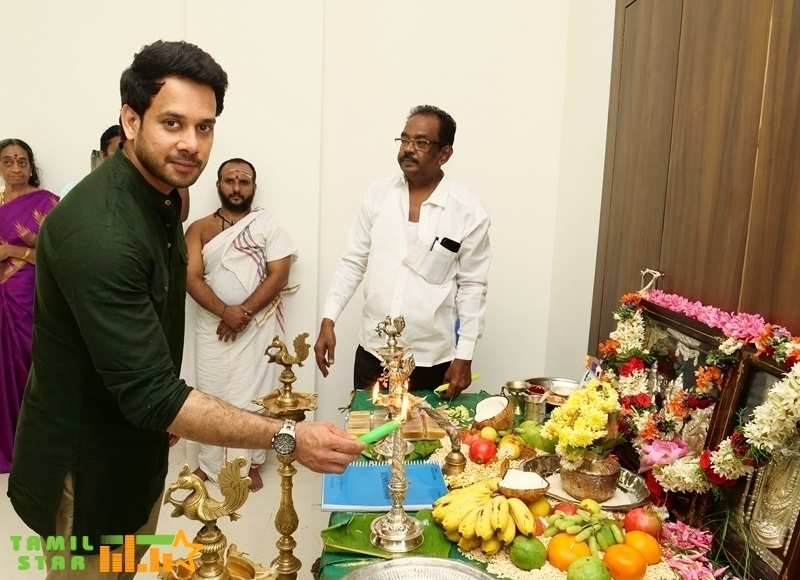 Munnarivaan Movie Pooja Stills (46)