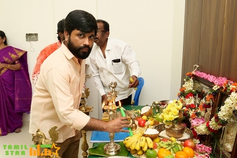 Munnarivaan Movie Pooja Stills (47)
