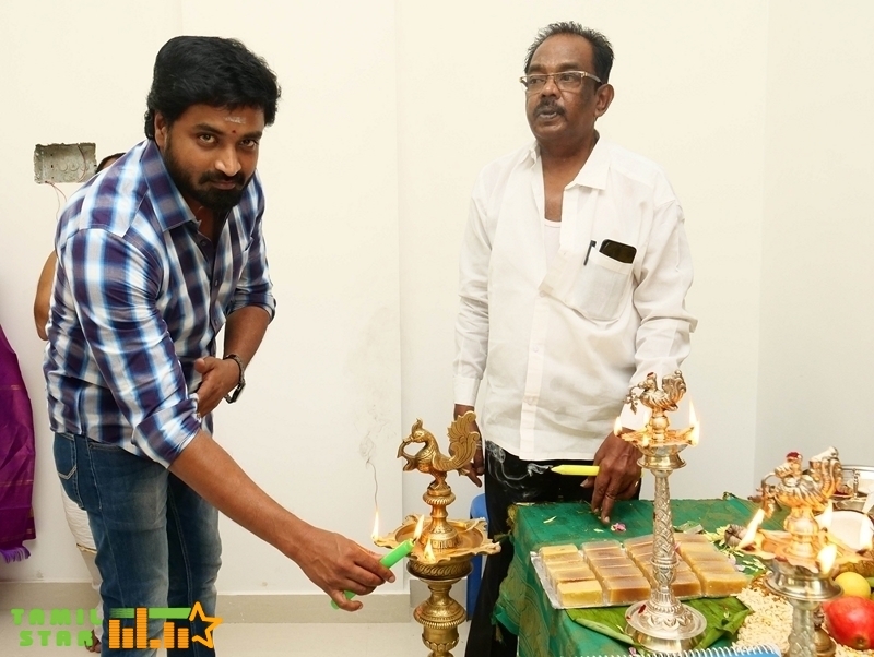 Munnarivaan Movie Pooja Stills (53)