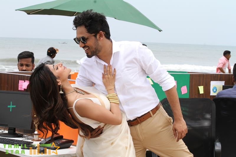 Naan Sirithaal Movie Photos (4)