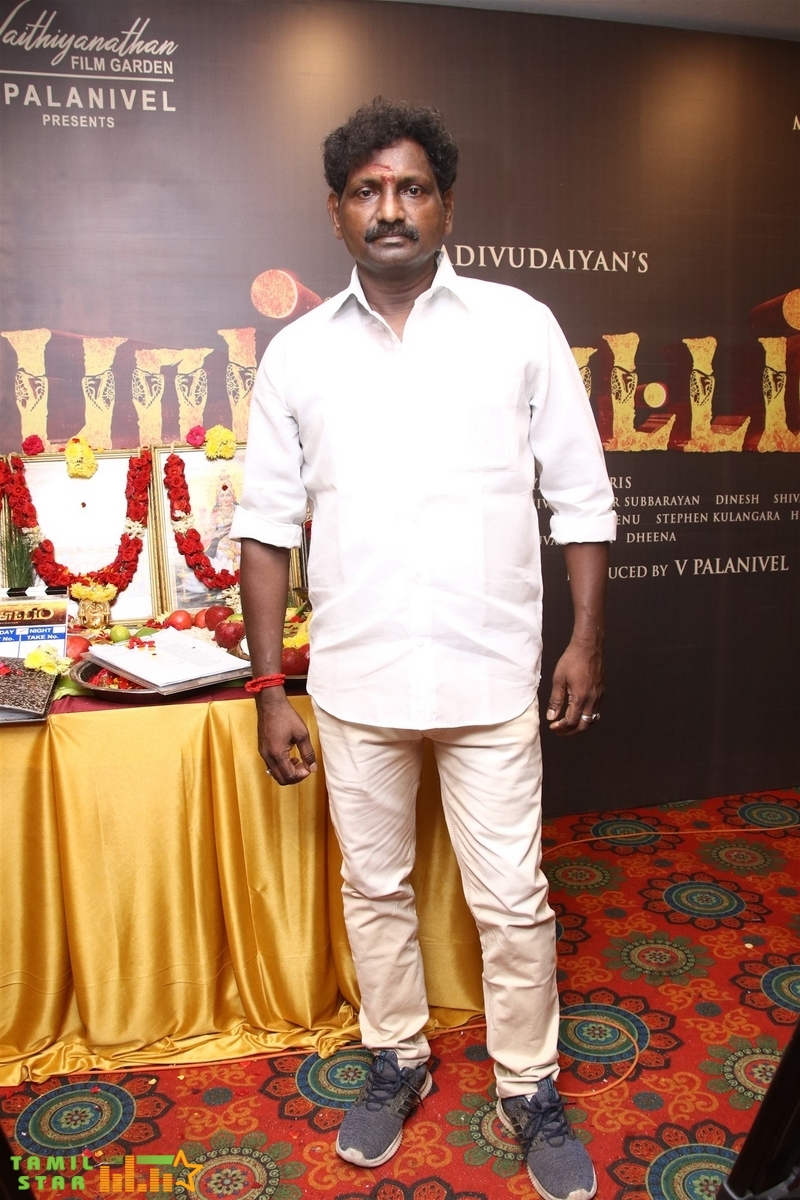 Pambattam Movie Pooja Stills (38)
