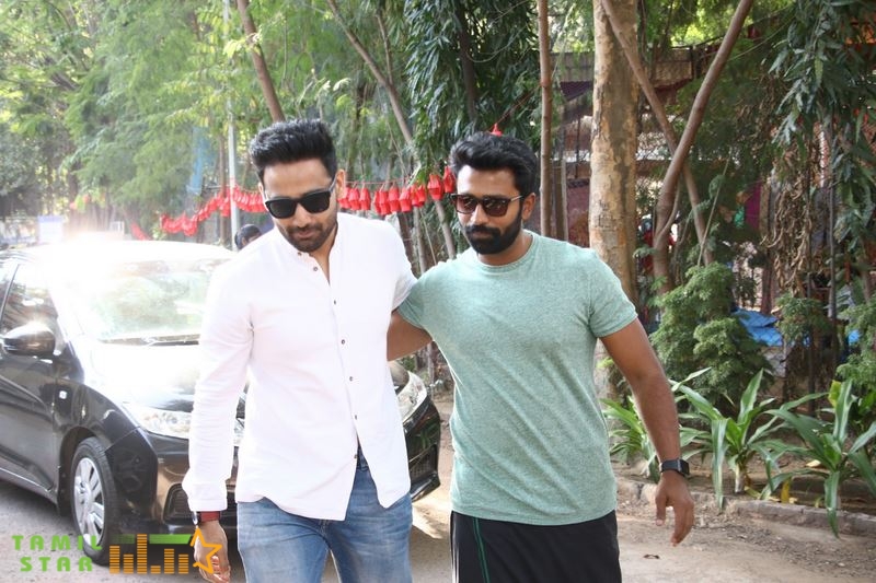 Vaanam Kottattum Team at Ethiraj College Photos (1)