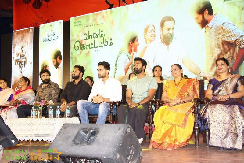 Vaanam Kottattum Team at Ethiraj College Photos (4)