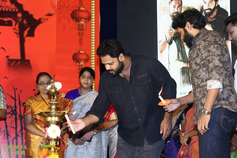 Vaanam Kottattum Team at Ethiraj College Photos (7)