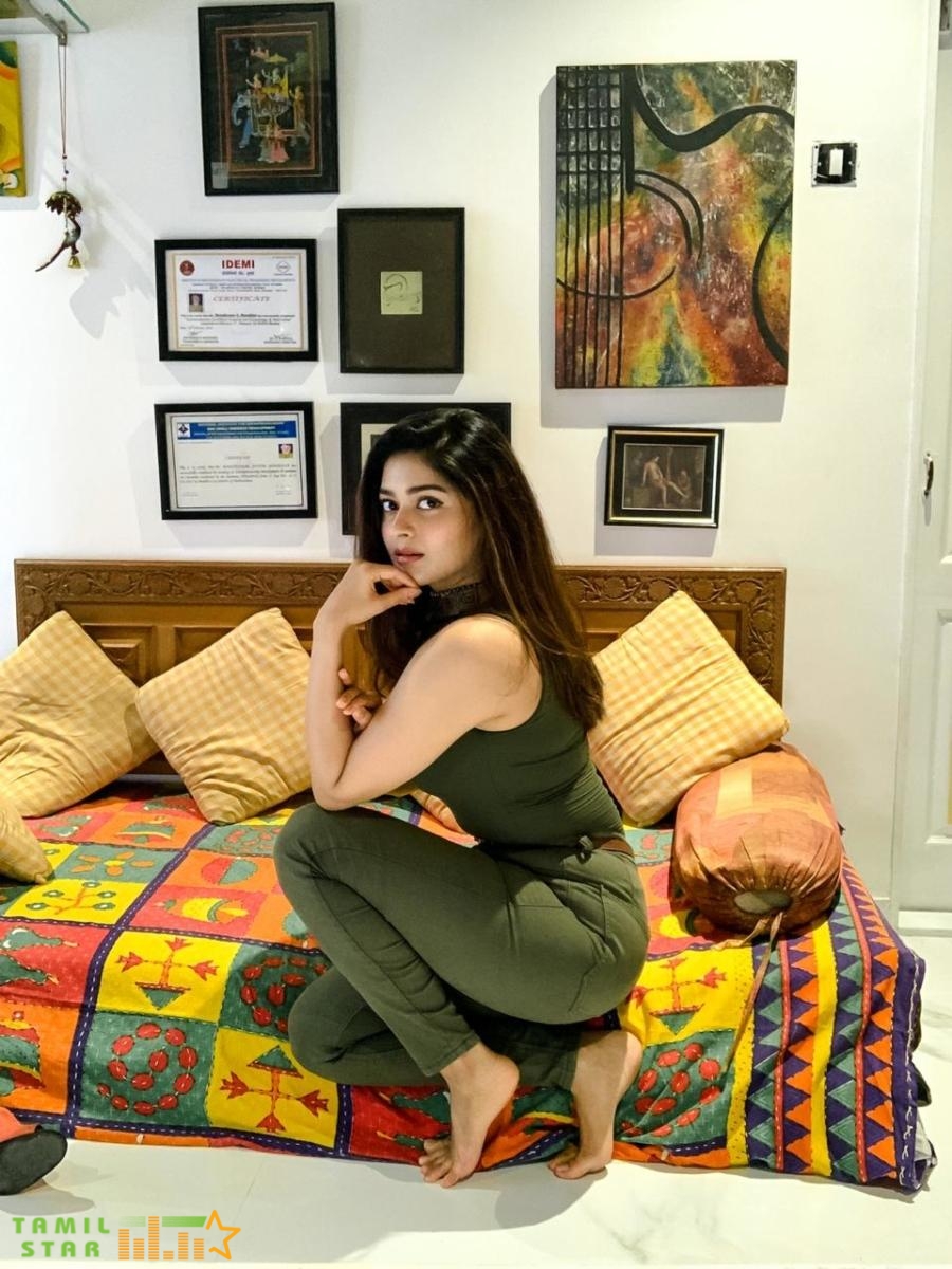 Vaibhavi Shandilya (10)