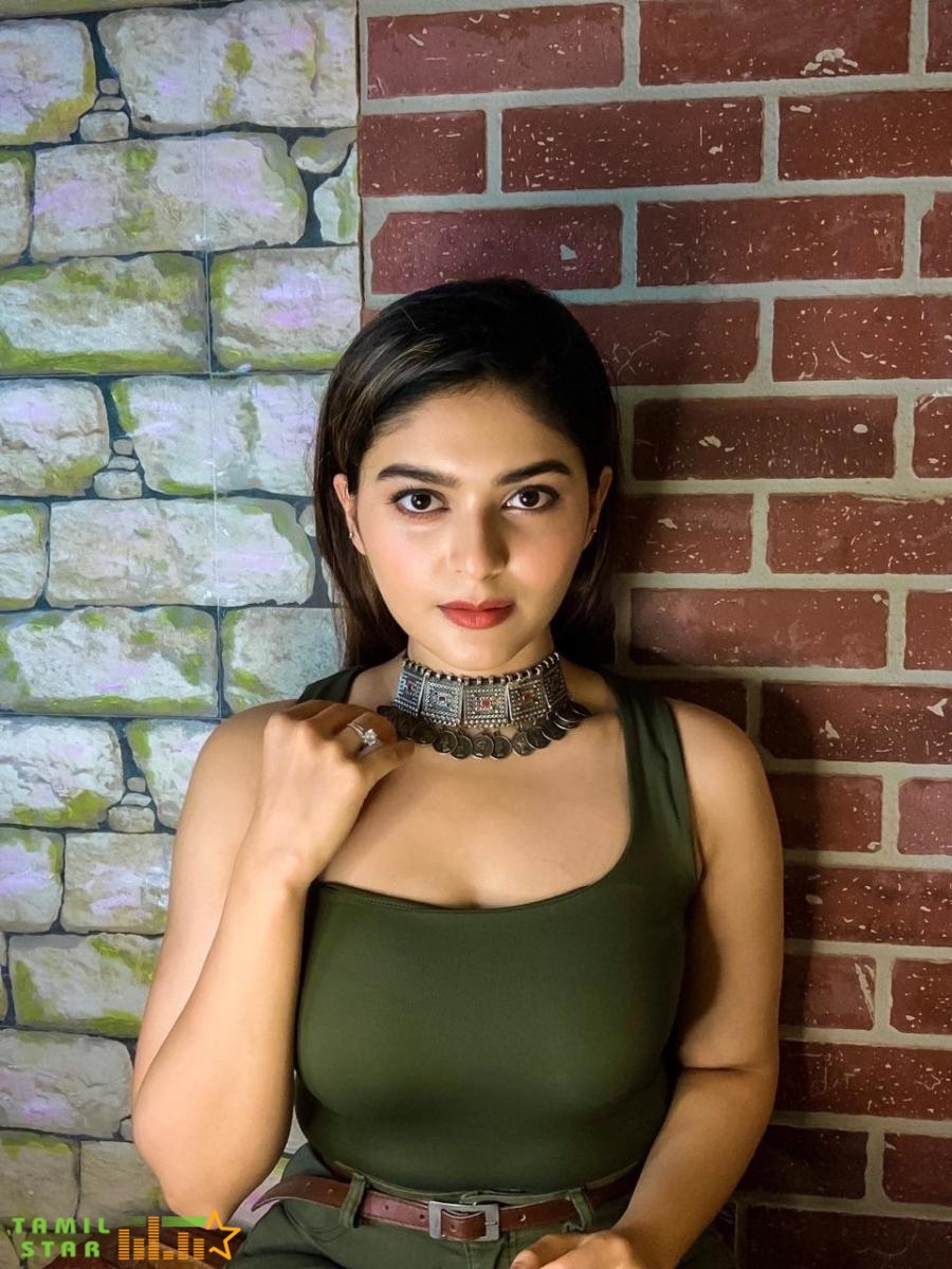 Vaibhavi Shandilya (12)