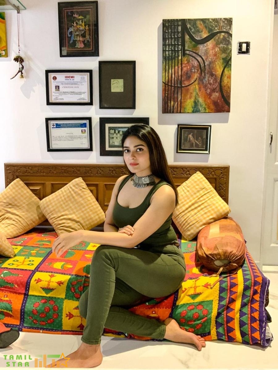 Vaibhavi Shandilya (3)