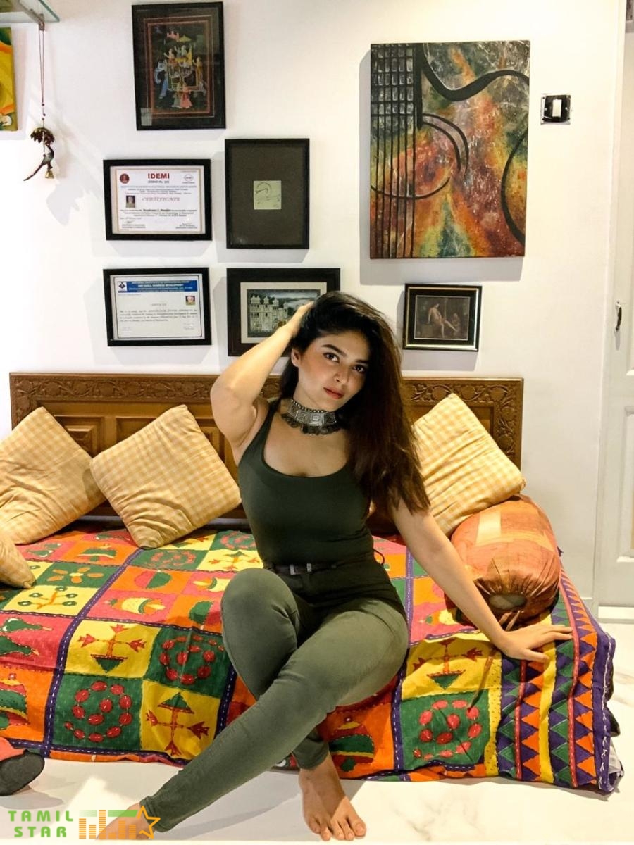 Vaibhavi Shandilya (7)