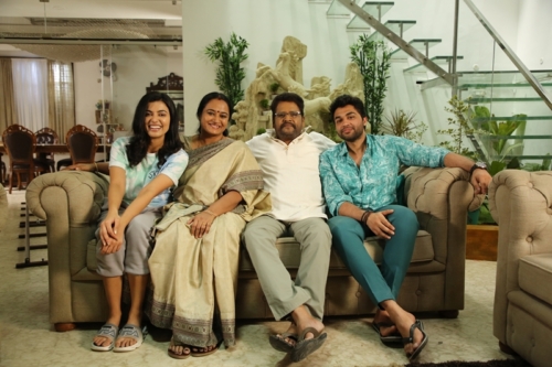 Sila-Nerangalil-Sila-Manidhargal-Movie-Photos-3